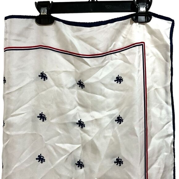 Scarf With Lions And Crest Ivory And Blue Square Scarf 31” X 32” - Picture 6 of 11